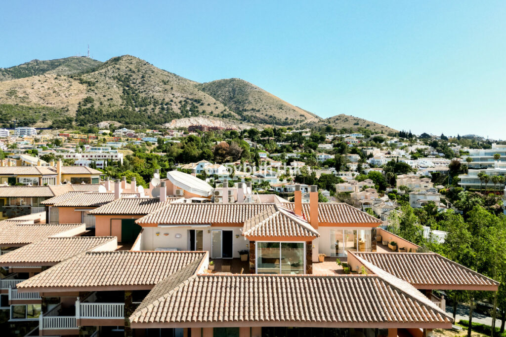 Penthouse Higueron Málaga - image 14