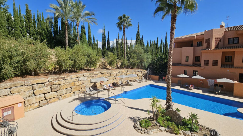Middle Floor Apartment Estepona Málaga
