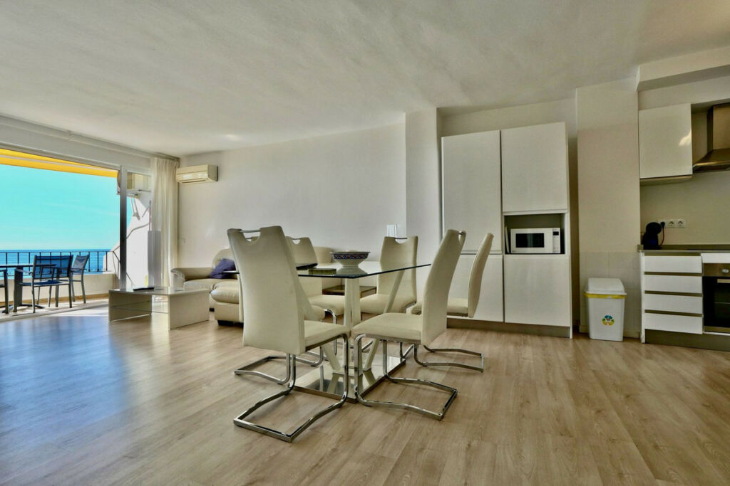 Middle Floor Apartment Puerto de Cabopino Málaga