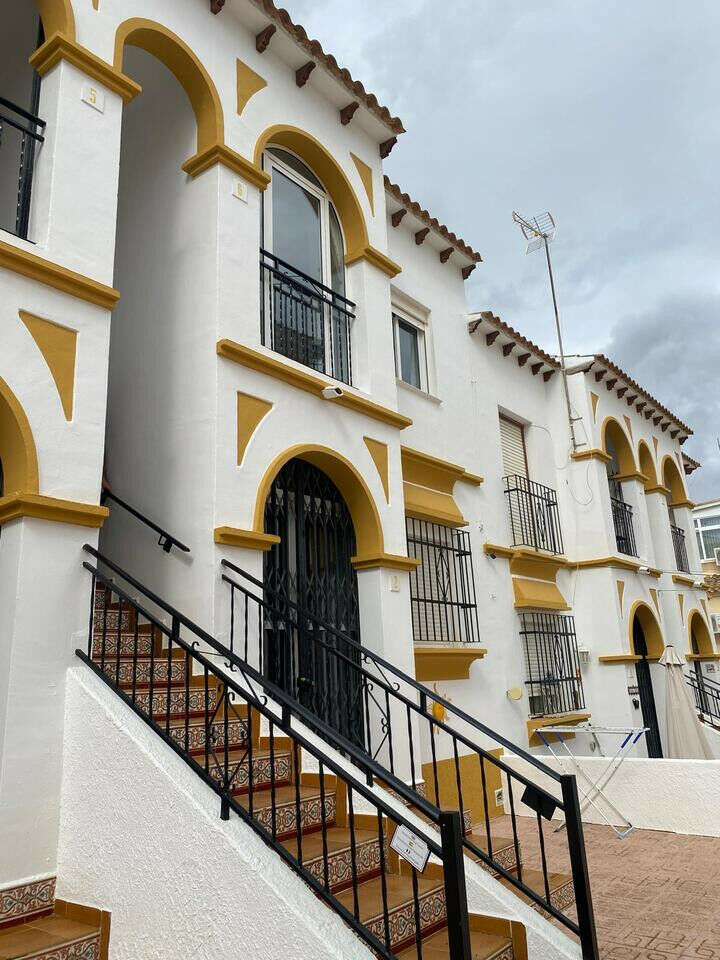 Top Floor Apartment Villamartin Alicante