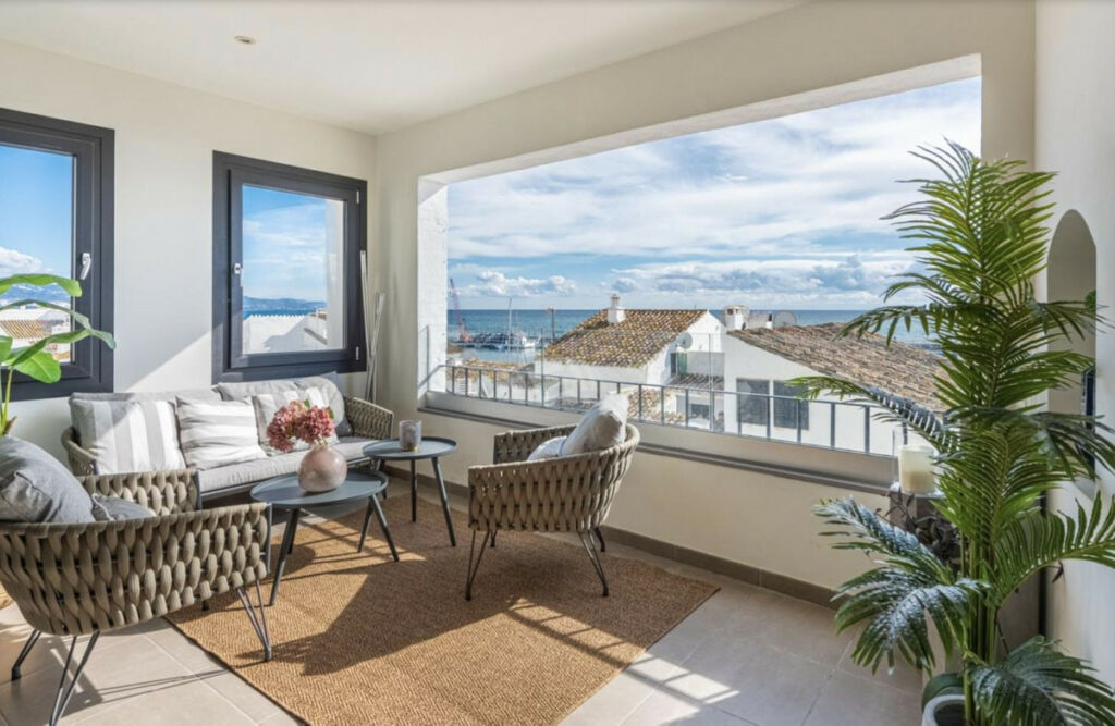 Middle Floor Apartment Puerto Banús Málaga - image 21