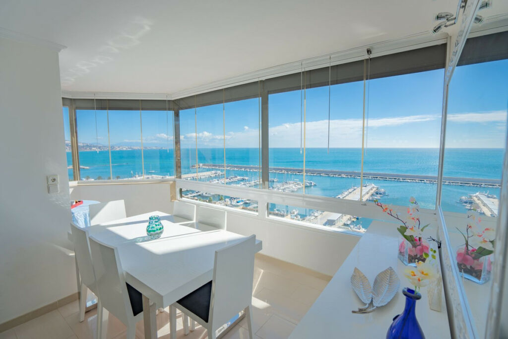 Middle Floor Apartment Fuengirola Málaga