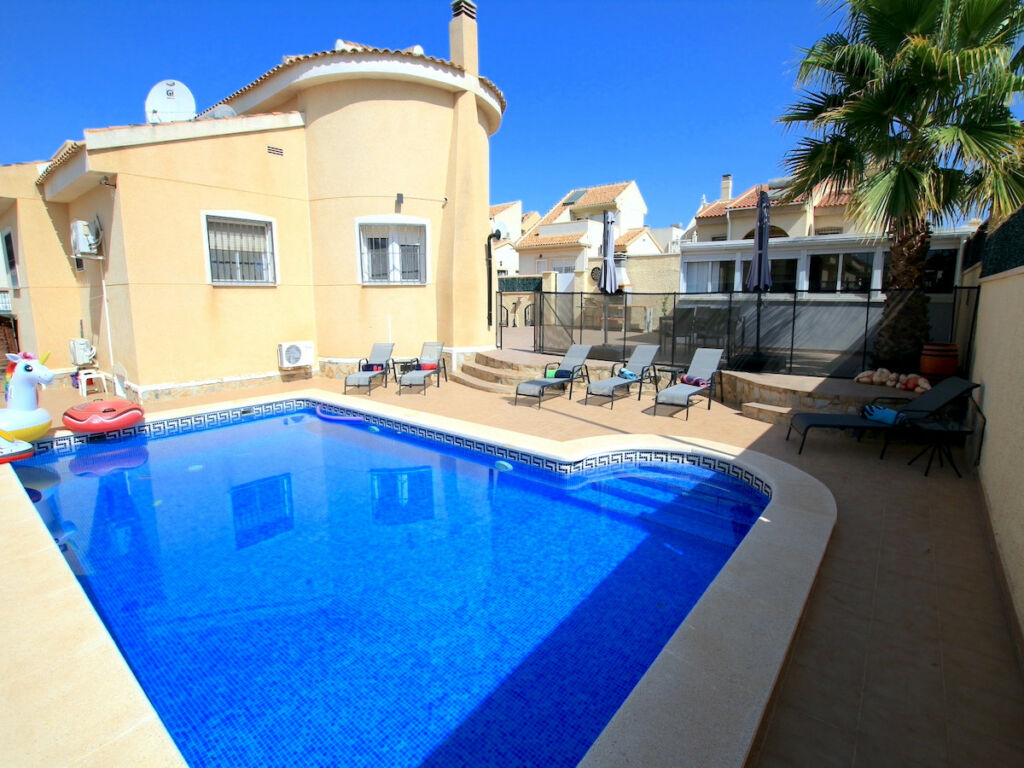 Detached Villa Benimar Alicante