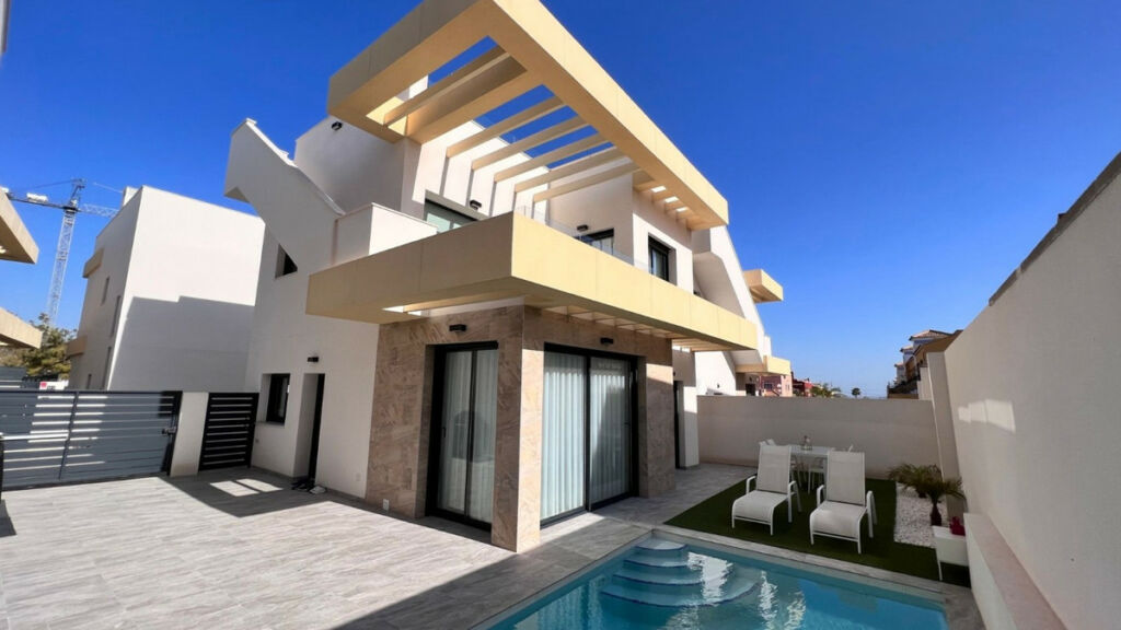 Detached Villa Los Montesinos Alicante