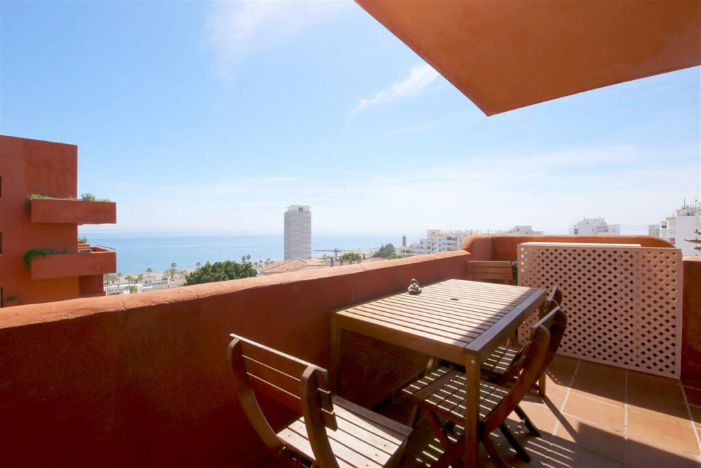 Middle Floor Apartment Estepona Málaga