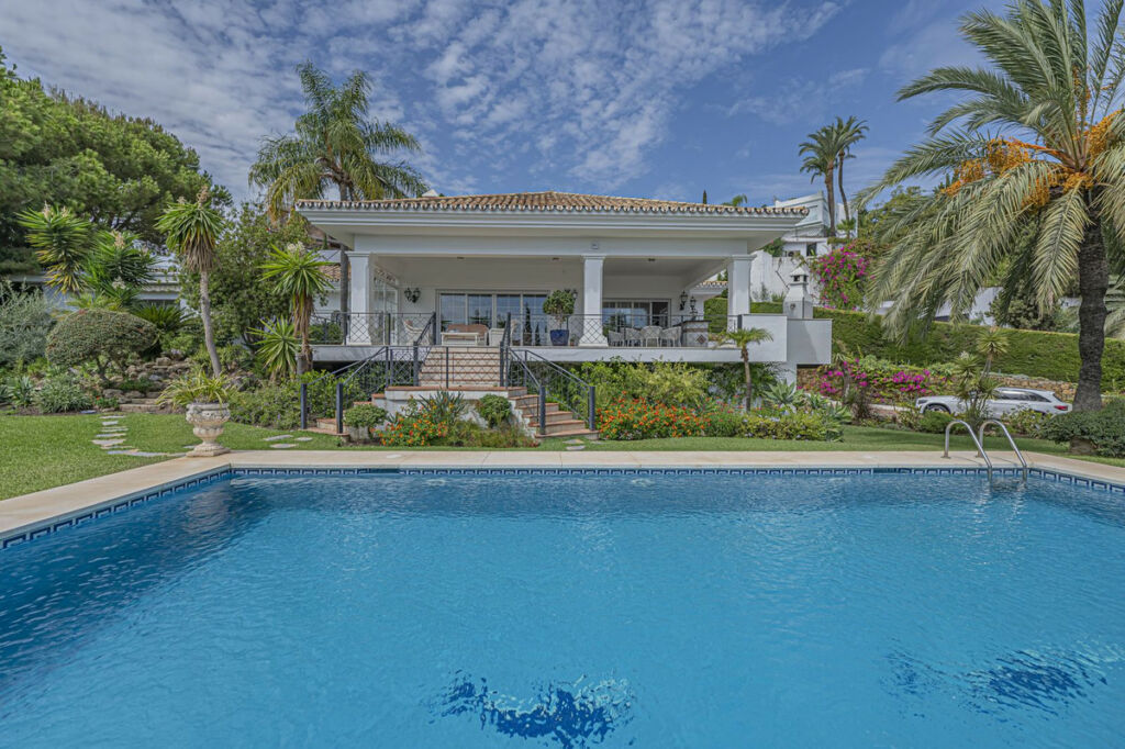 Detached Villa El Paraiso Málaga