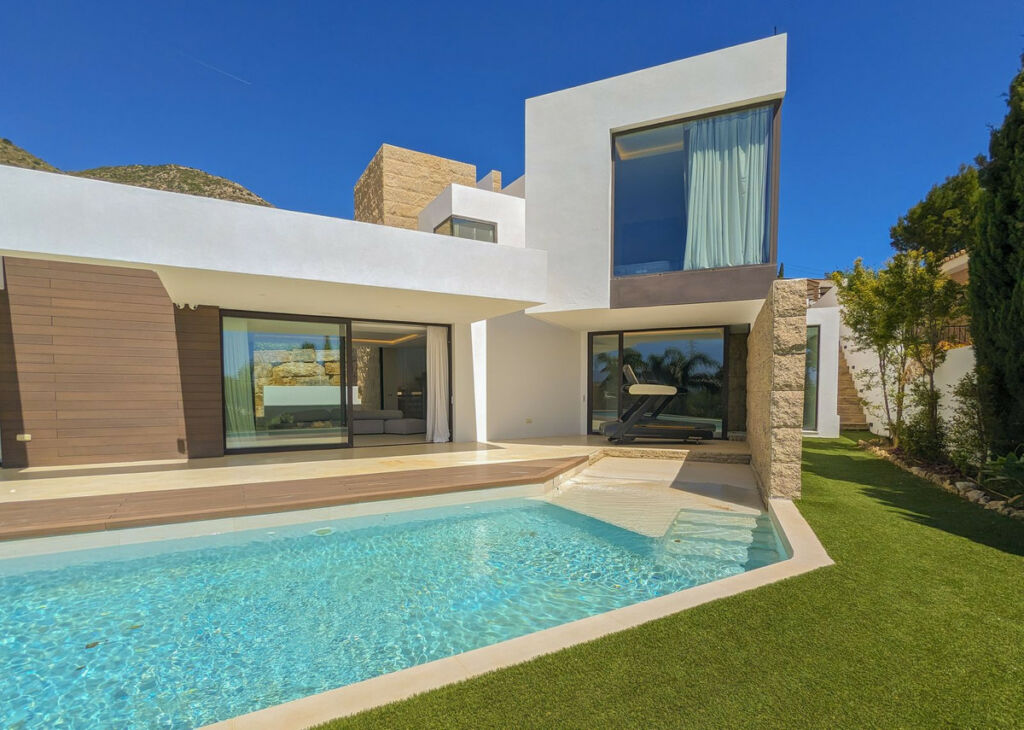 Detached Villa Benalmadena Málaga