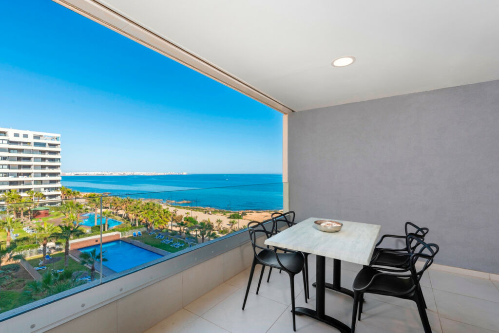 Middle Floor Apartment Punta Prima Alicante