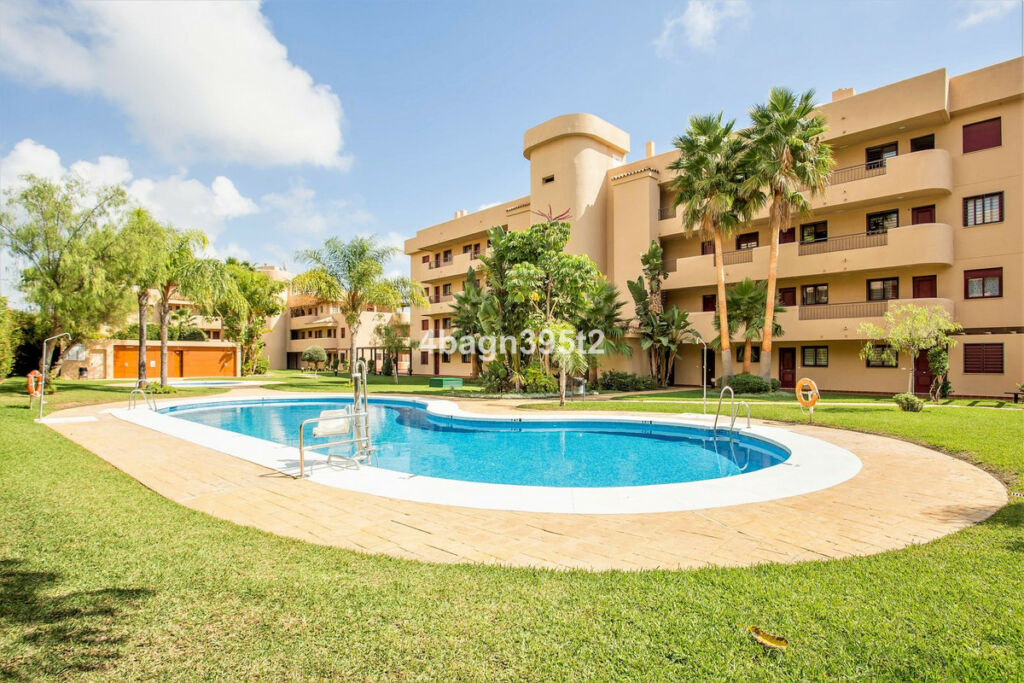 Middle Floor Apartment La Cala Málaga