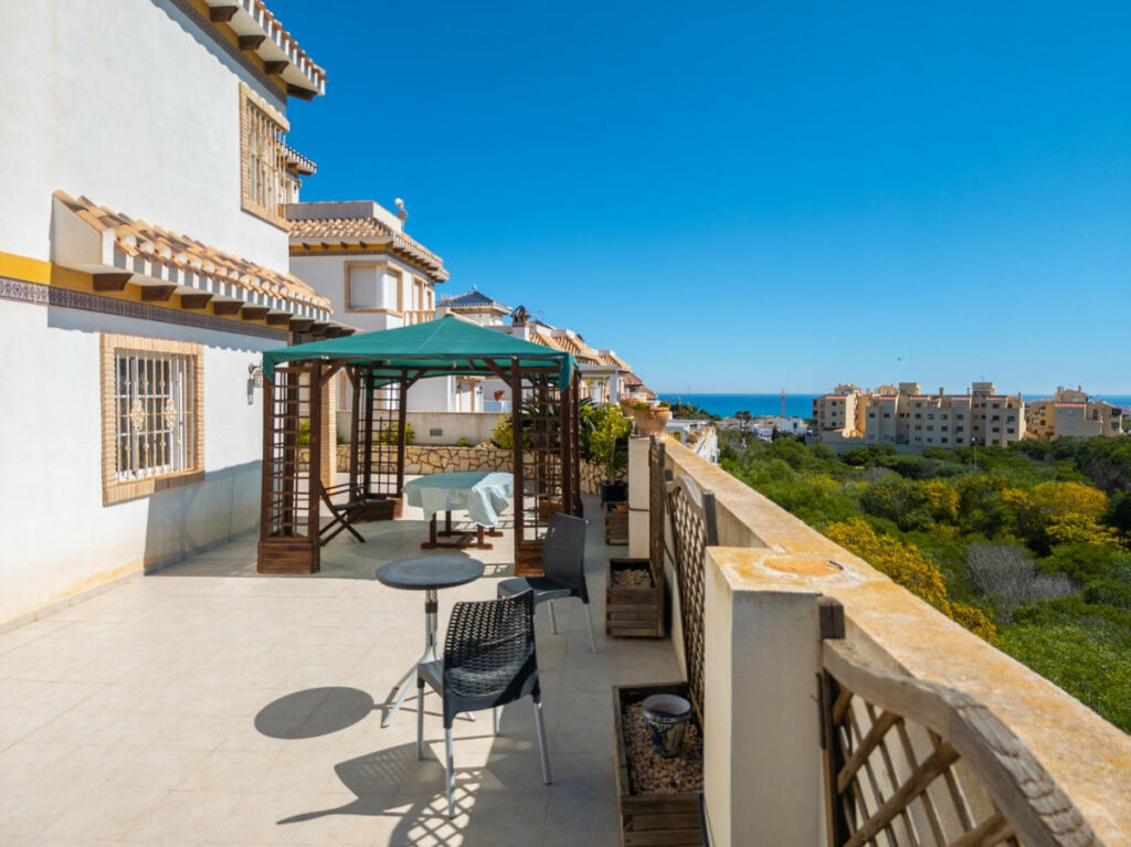 Detached Villa La Mata Alicante - image 2