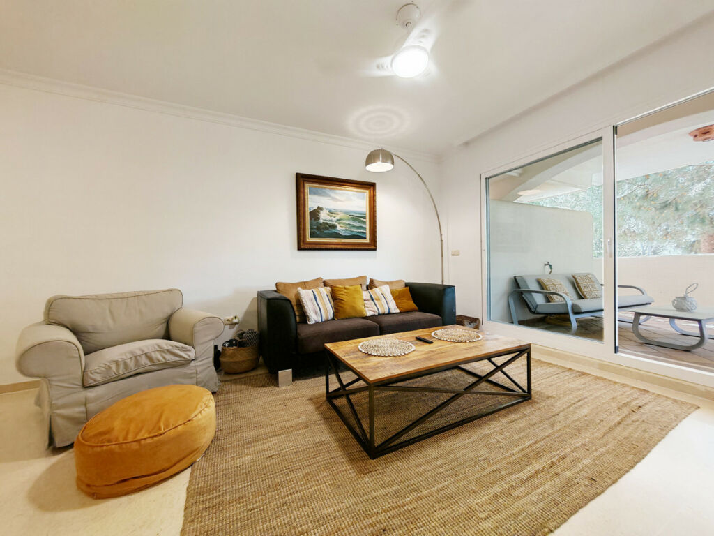 Middle Floor Apartment Elviria Málaga