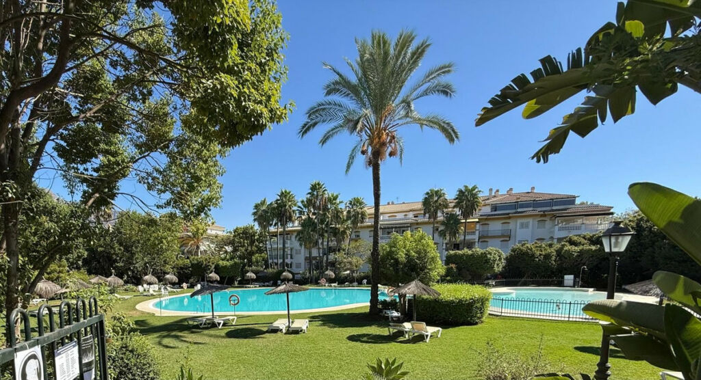 Middle Floor Apartment Nueva Andalucía Málaga