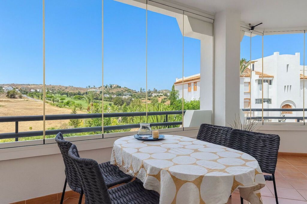 Middle Floor Apartment Cerros del Aguila Málaga