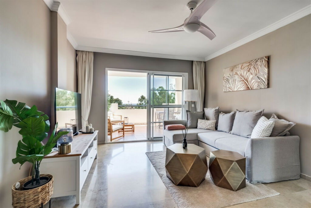Middle Floor Apartment New Golden Mile Málaga