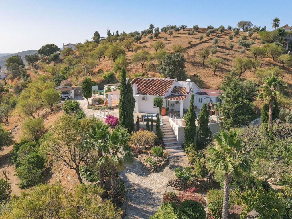 Detached Villa Guaro Málaga