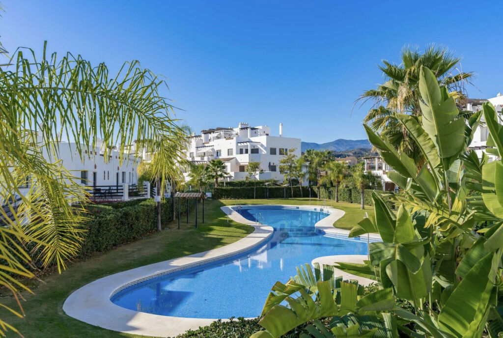 Middle Floor Apartment Estepona Málaga