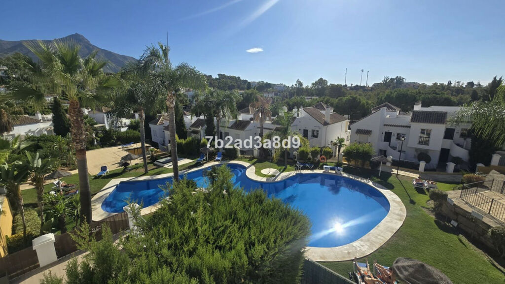 Middle Floor Apartment Nueva Andalucía Málaga