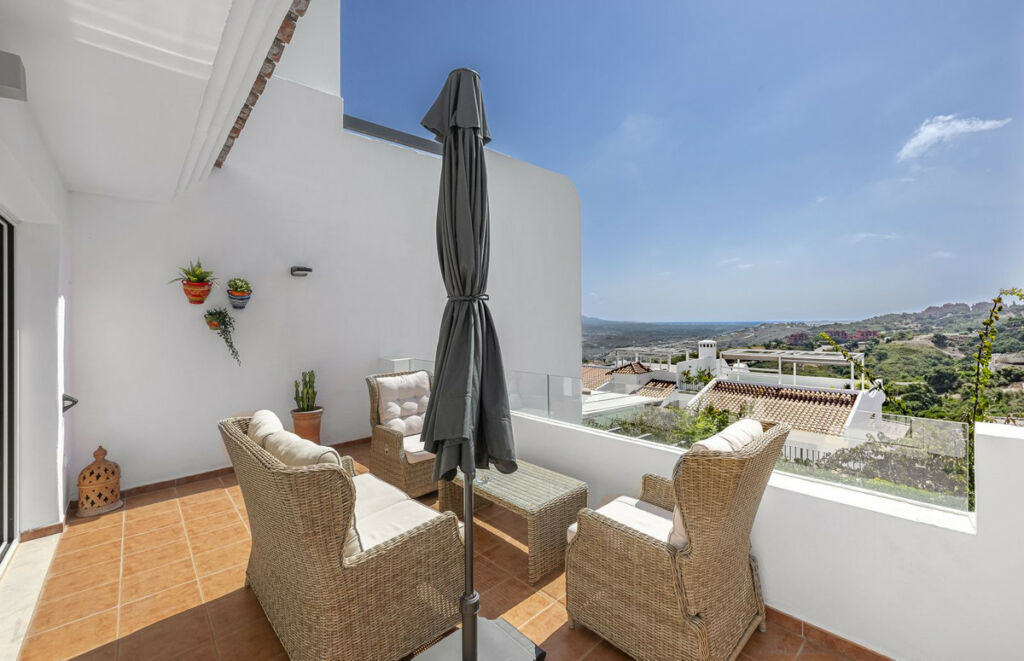 Middle Floor Apartment La Mairena Málaga