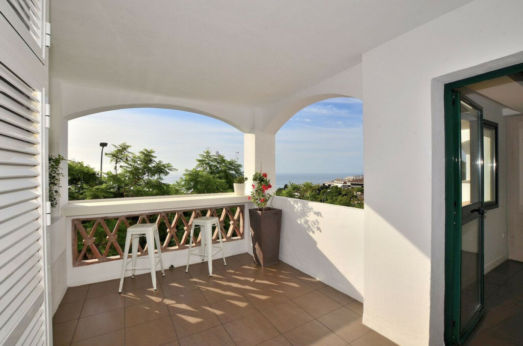 Middle Floor Apartment Benalmadena Pueblo Málaga