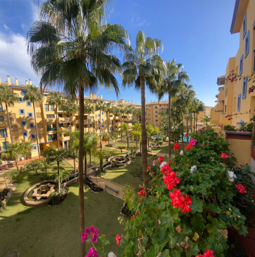Middle Floor Apartment San Pedro de Alcántara Málaga