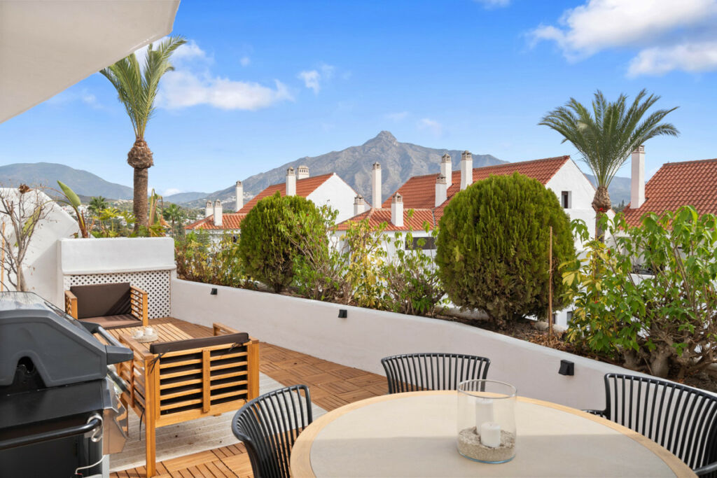 Middle Floor Apartment Nueva Andalucía Málaga