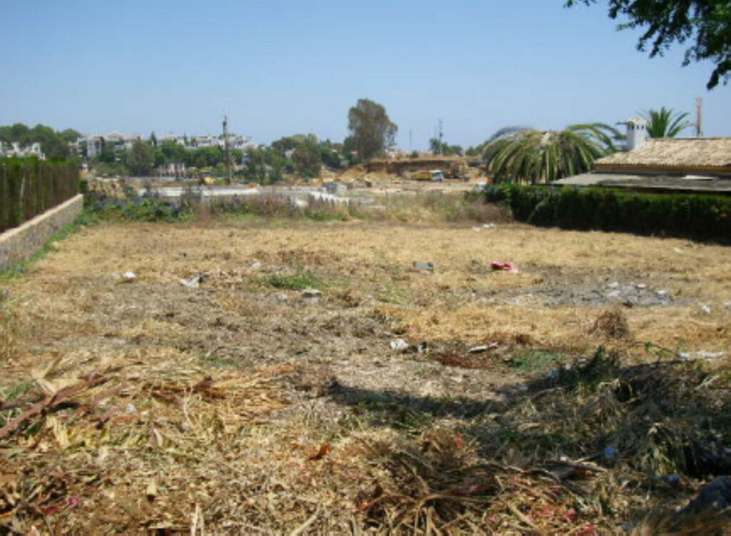 Residential Plot Estepona Málaga