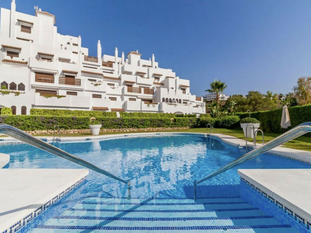 Ground Floor Apartment New Golden Mile Málaga - image 3