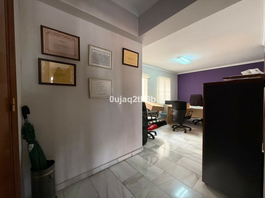 Middle Floor Apartment Marbella Málaga - image 3