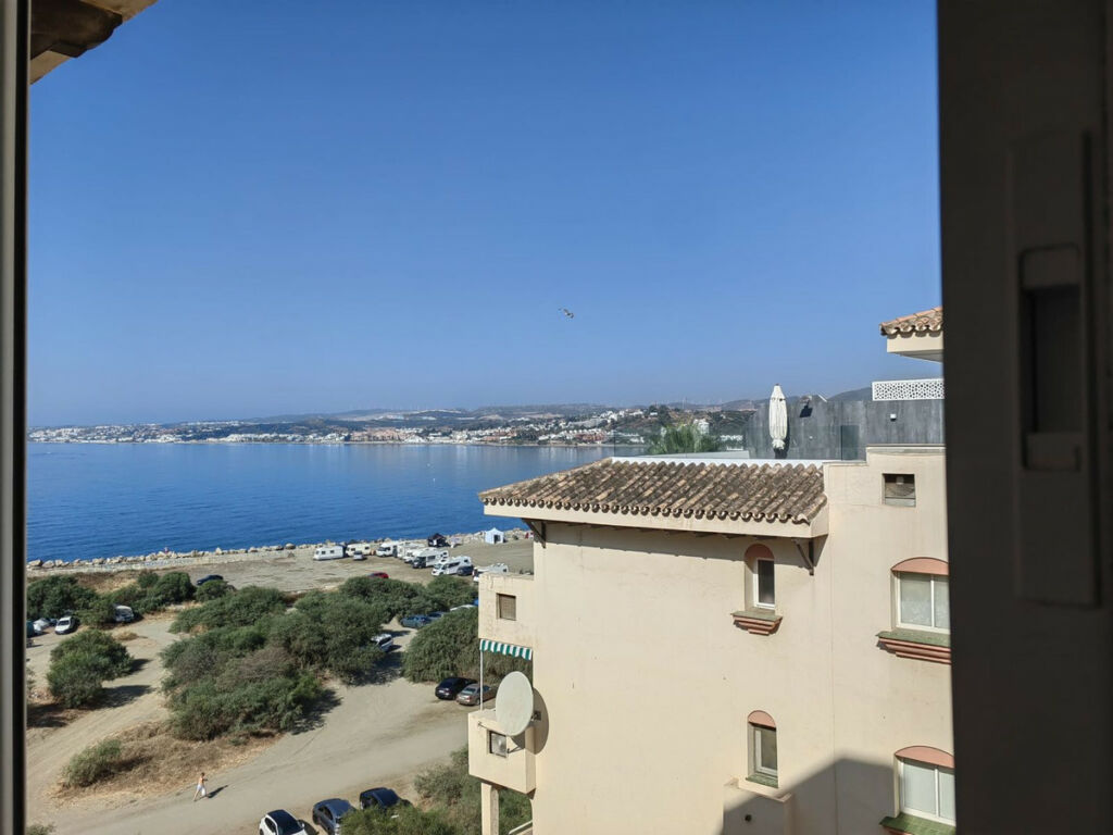 Middle Floor Apartment Estepona Málaga