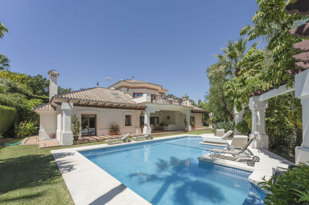 Detached Villa Nueva Andalucía Málaga