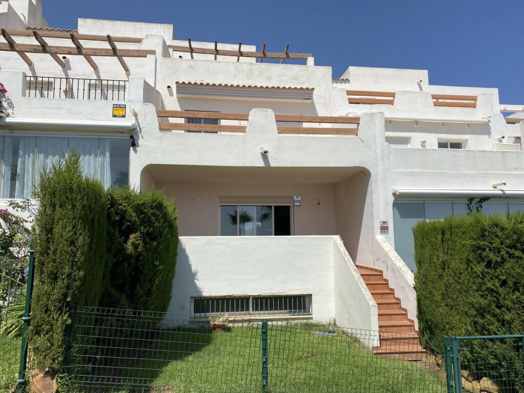 Townhouse Manilva Málaga - image 6