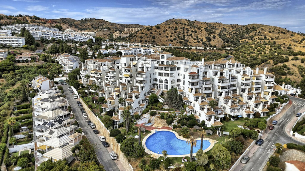 Middle Floor Apartment Calahonda Málaga