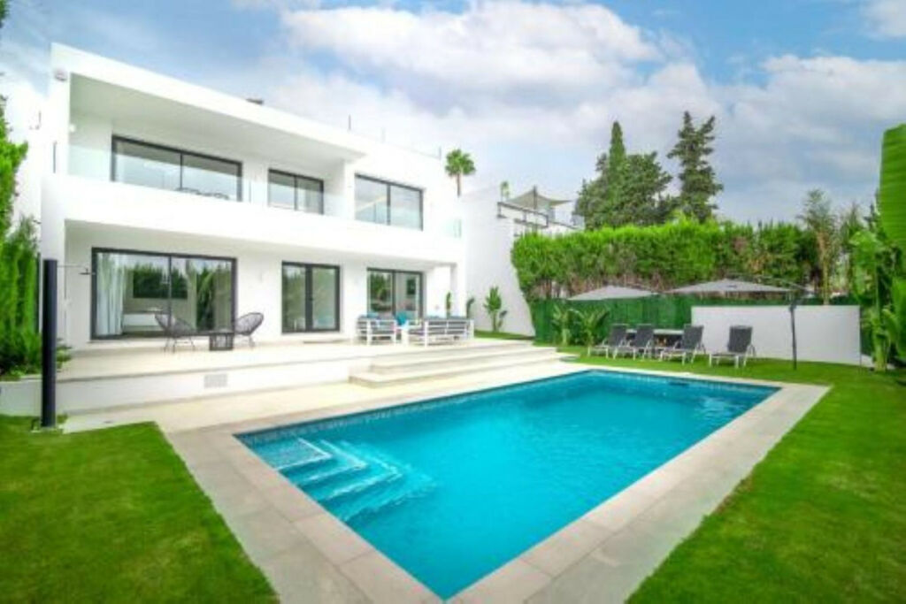 Detached Villa Guadalmina Alta Málaga