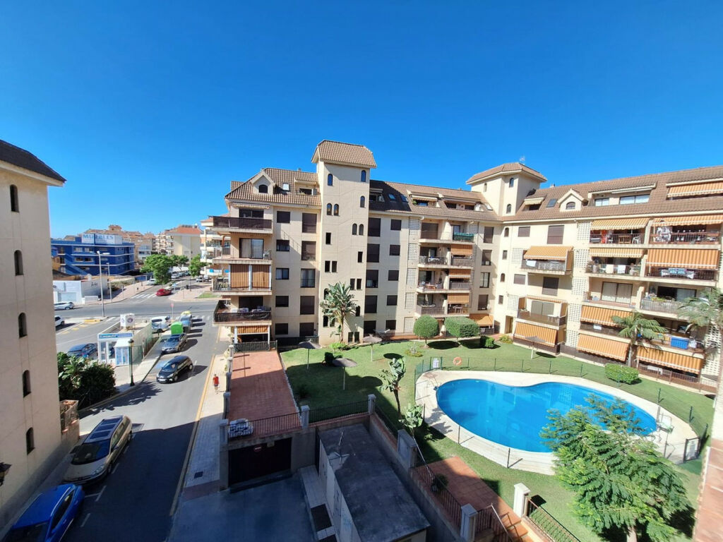 Middle Floor Apartment San Luis de Sabinillas Málaga