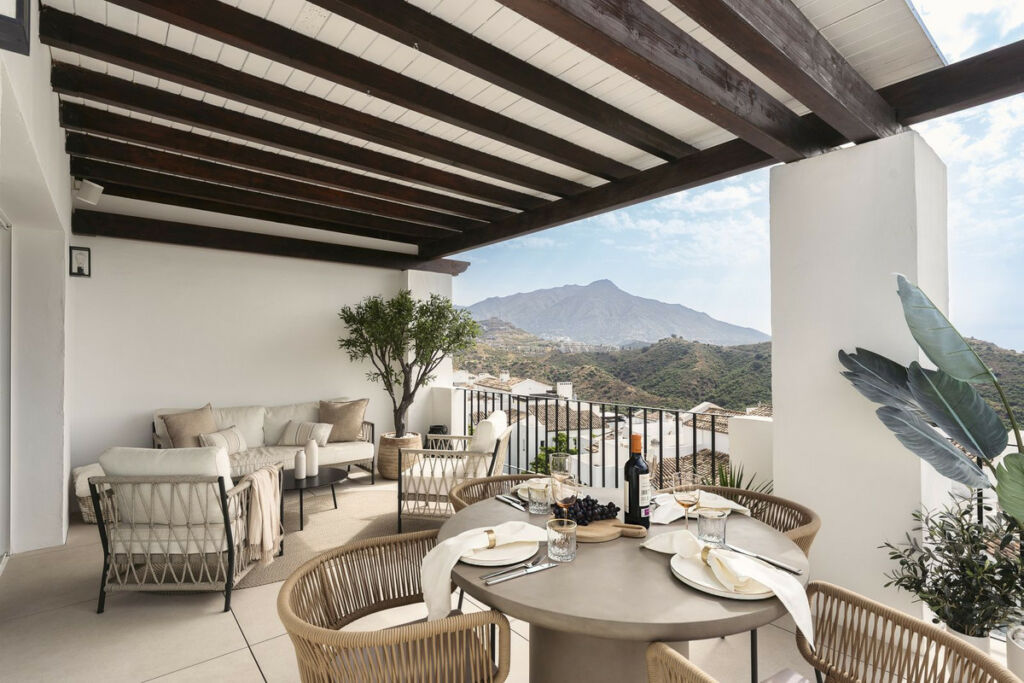 Top Floor Apartment La Quinta Málaga