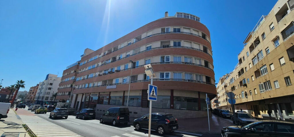 Middle Floor Apartment Torrevieja Alicante