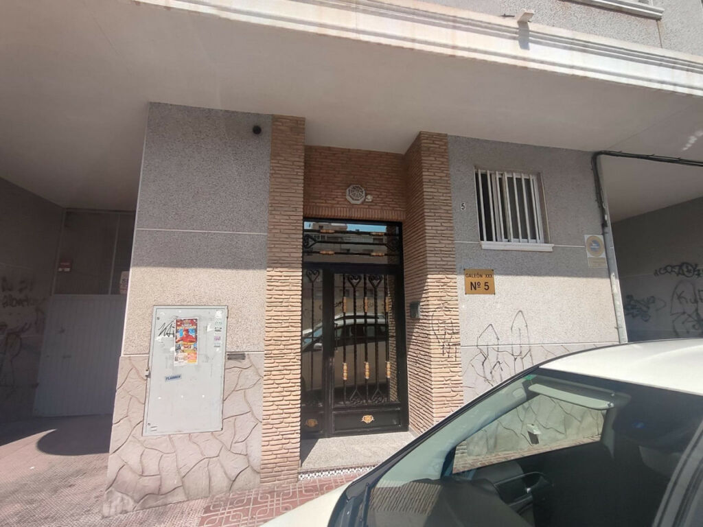 Middle Floor Apartment Torrevieja Alicante