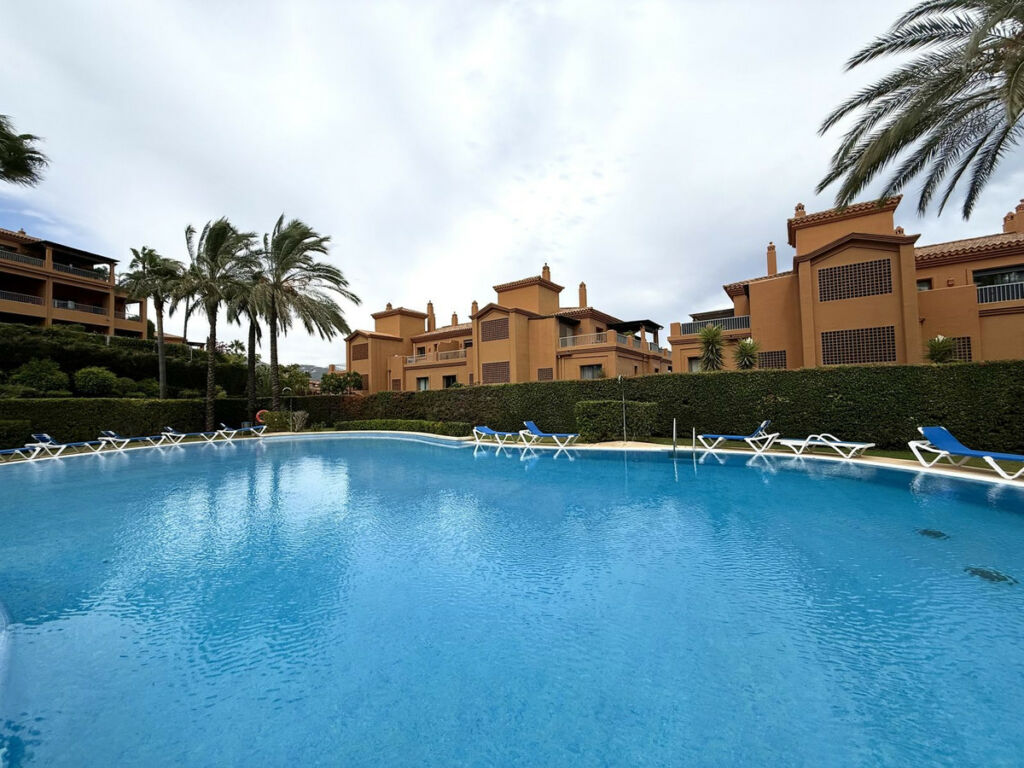 Ground Floor Apartment Atalaya Málaga - image 2