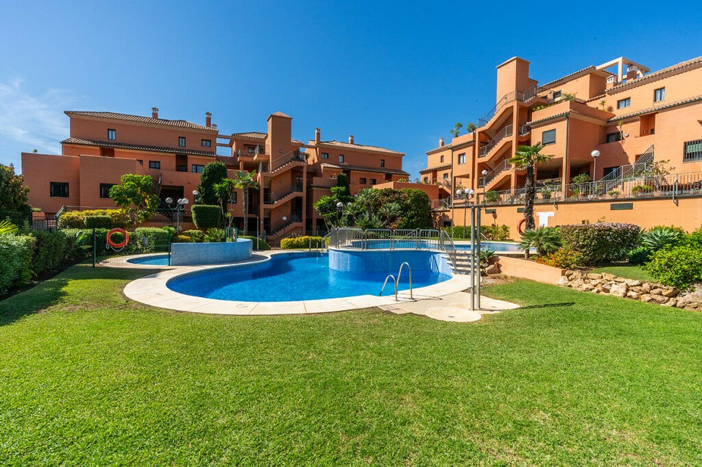 Middle Floor Apartment Elviria Málaga