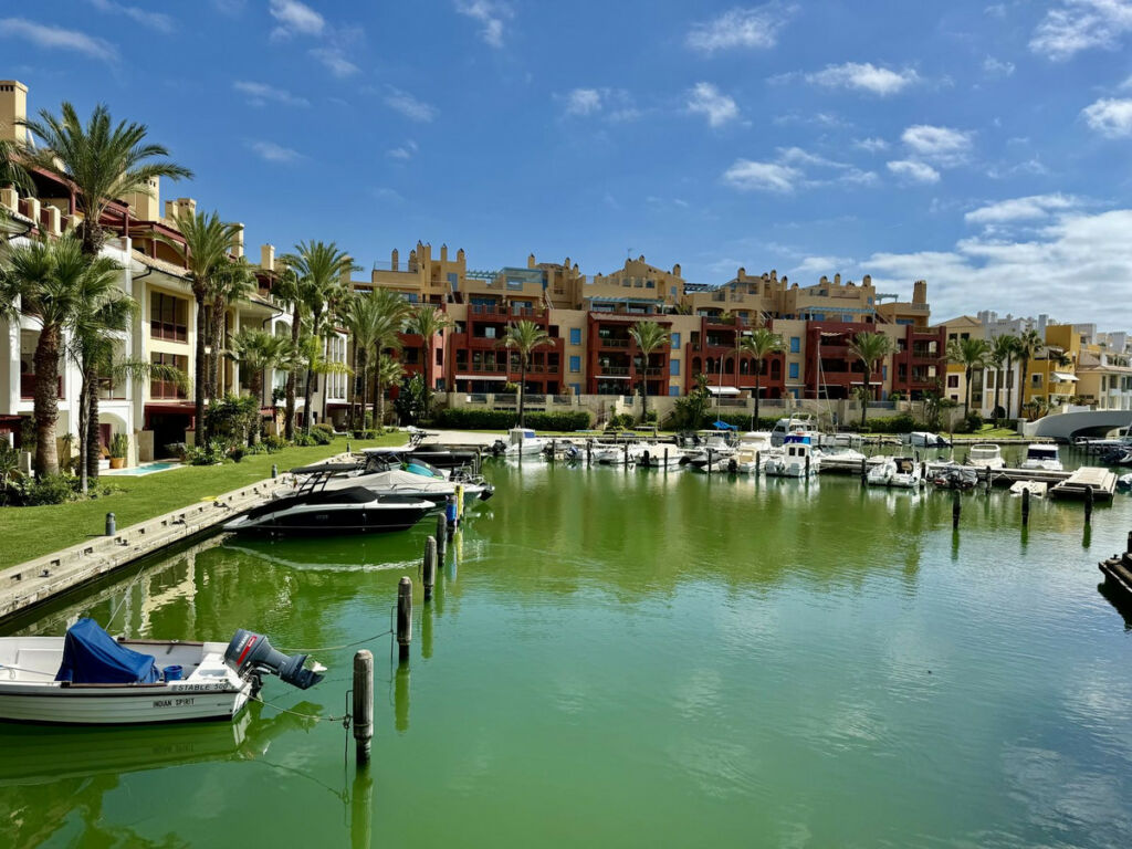 Middle Floor Apartment Sotogrande Puerto Cádiz