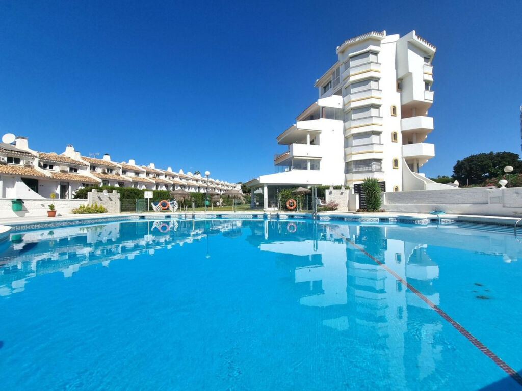 Ground Floor Apartment Calahonda Málaga - image 3