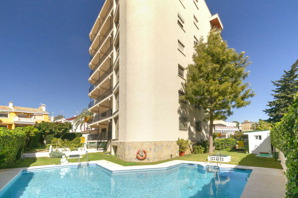 Middle Floor Apartment Montemar Málaga