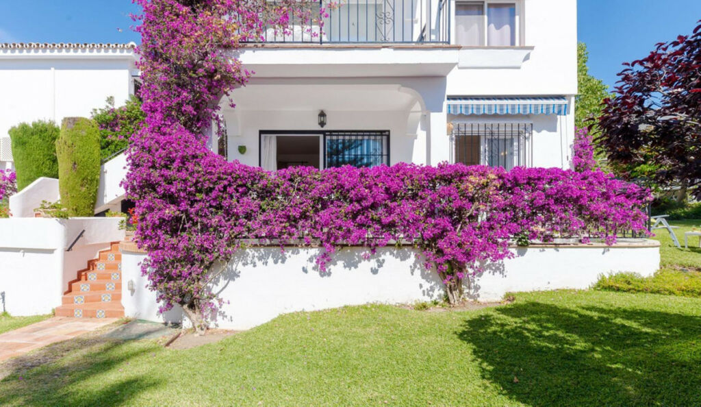 Ground Floor Apartment El Paraiso Málaga - image 2