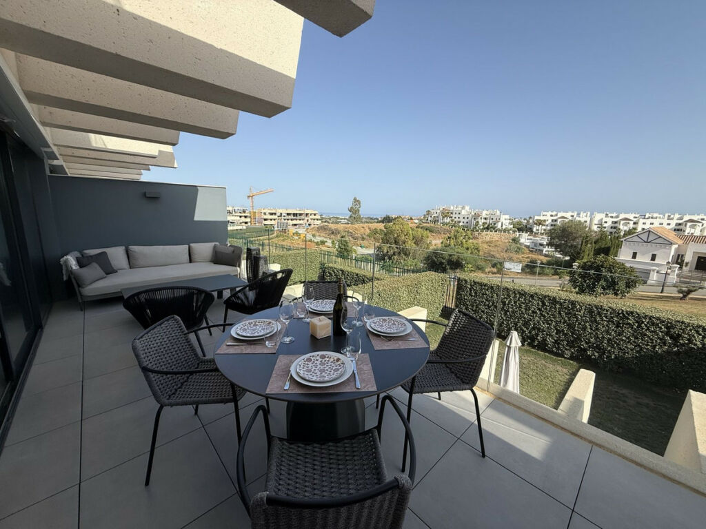 Middle Floor Apartment Estepona Málaga