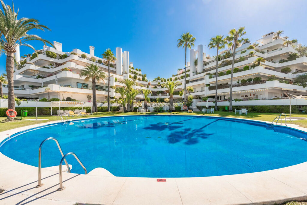 Middle Floor Apartment The Golden Mile Málaga