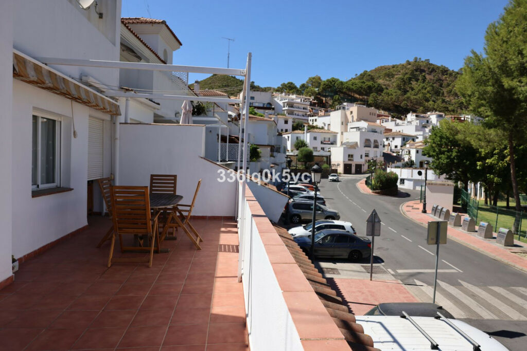 Middle Floor Apartment Benahavís Málaga