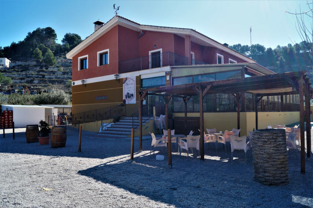 Detached Villa Petrer Alicante - image 3