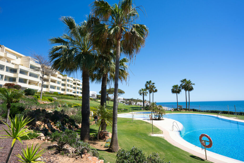 Middle Floor Apartment Cabopino Málaga