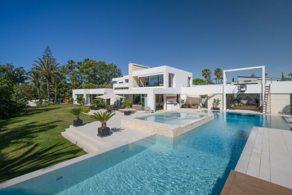 Detached Villa El Paraiso Málaga
