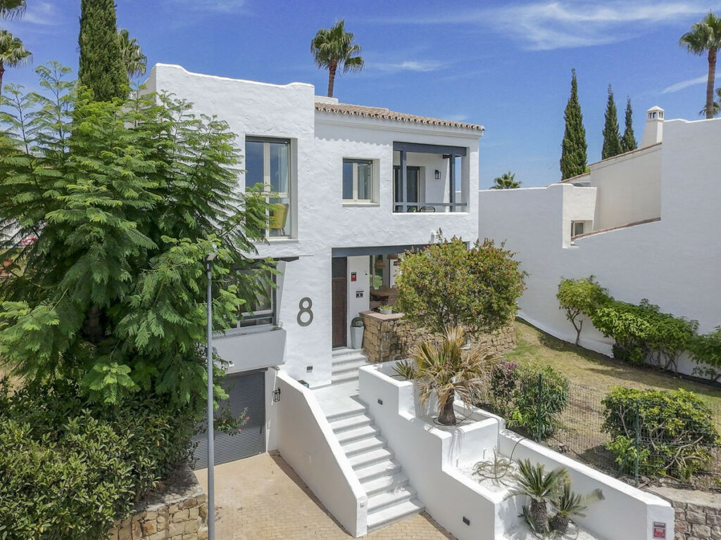 Detached Villa Atalaya Málaga - image 3